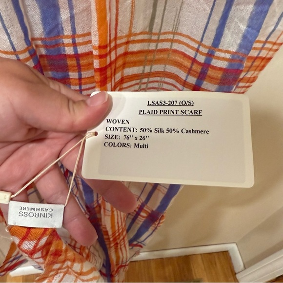 Kinross Cashmere and Silk Scarf- NWT - Picture 2 of 4